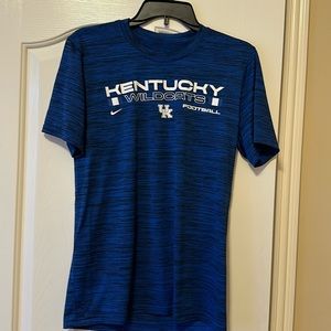 Nike UK football dry fit men’s size small